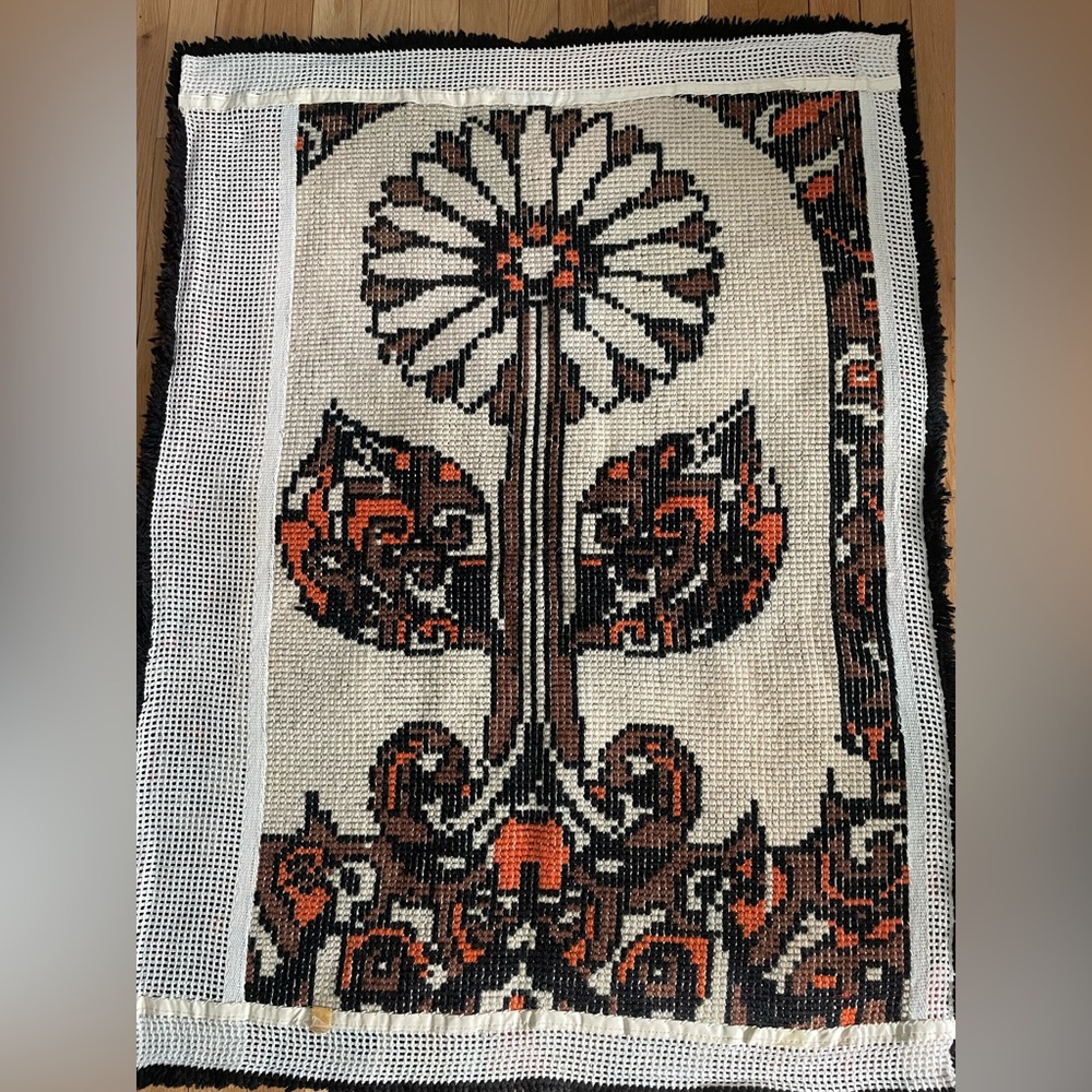 Vintage 60s/70s Rya Floral Design Latch & Hook Rug/Wall Tapestry - Picture 6 of 6